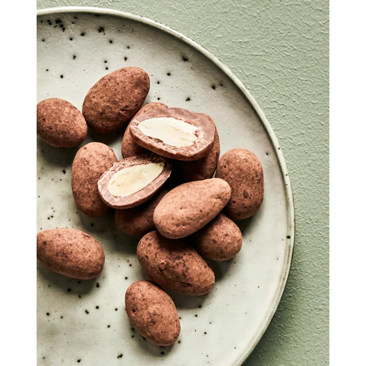 Chocolate covered almonds, Cocoa - Image 3