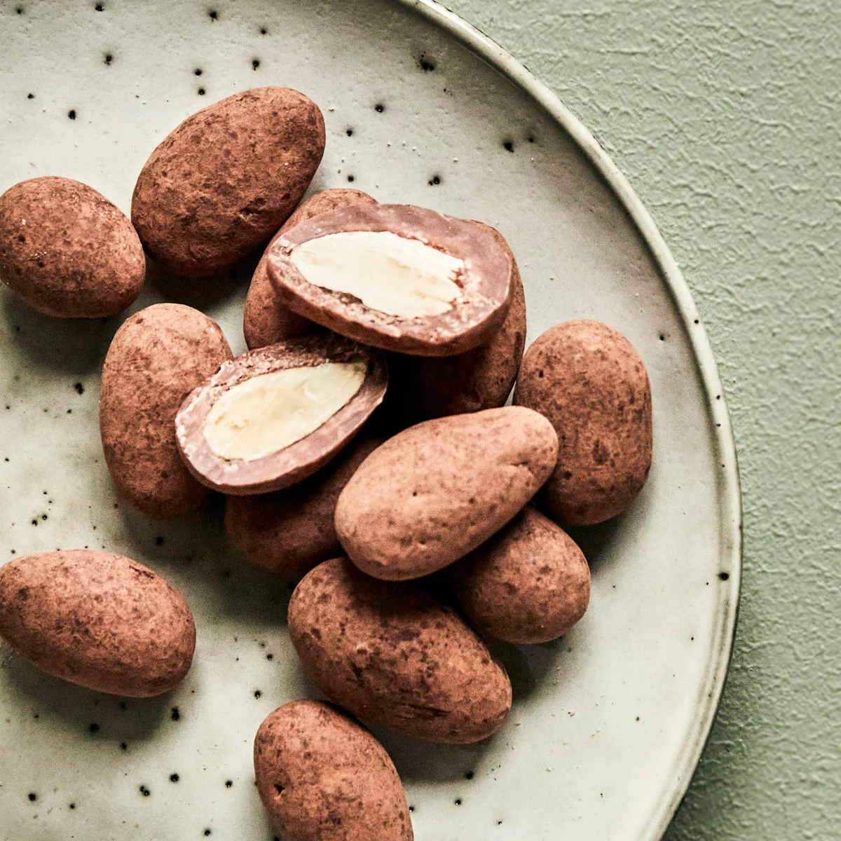 Chocolate covered almonds, Cocoa - Image 5
