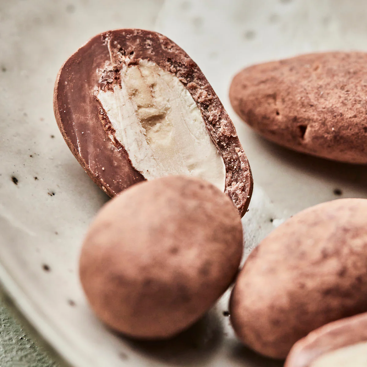 Chocolate covered almonds, Cocoa - Image 6