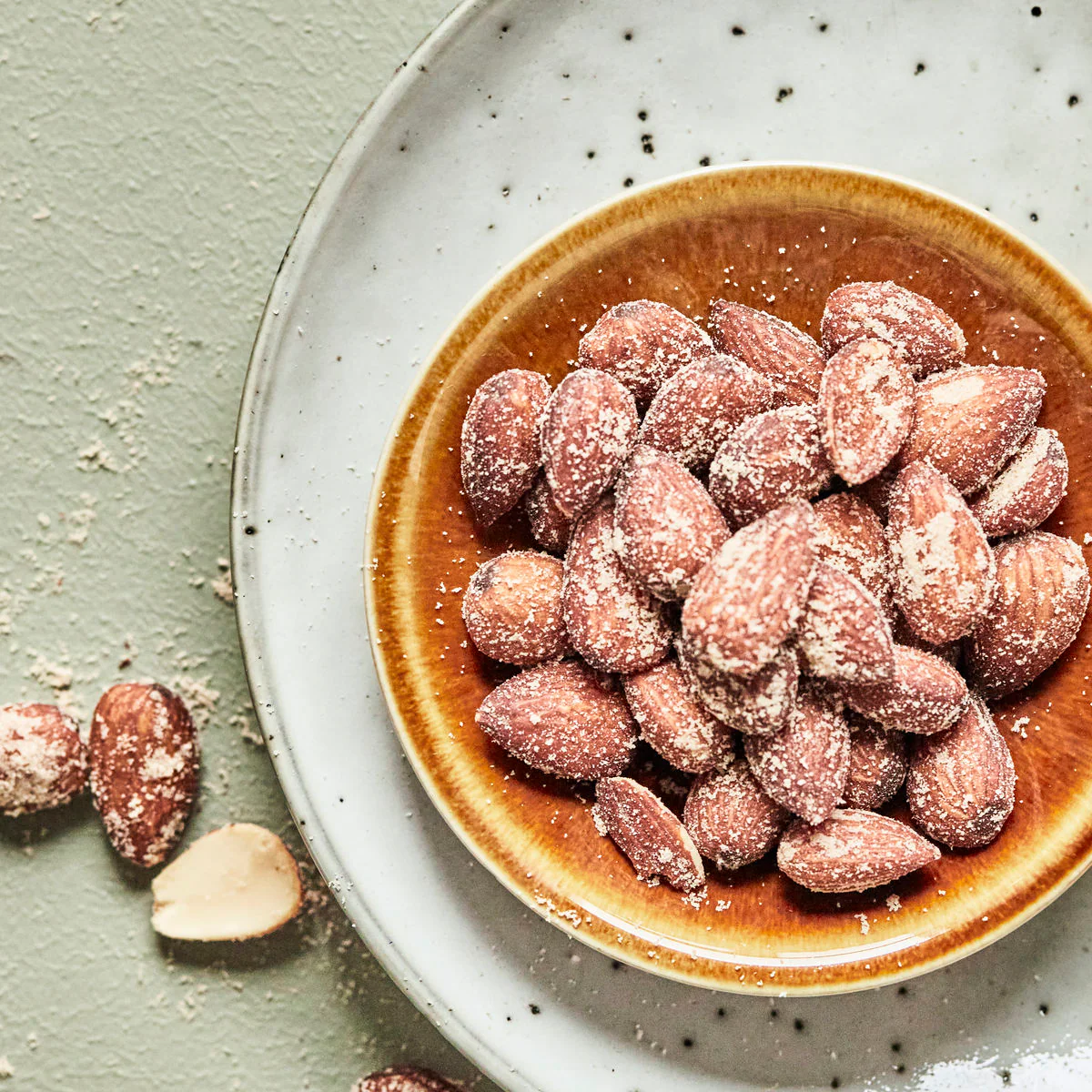 Smoked almonds, roasted & salted - Image 2